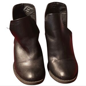 Volatile Black Slip-On Boots With Faux Snakeskin Size 13